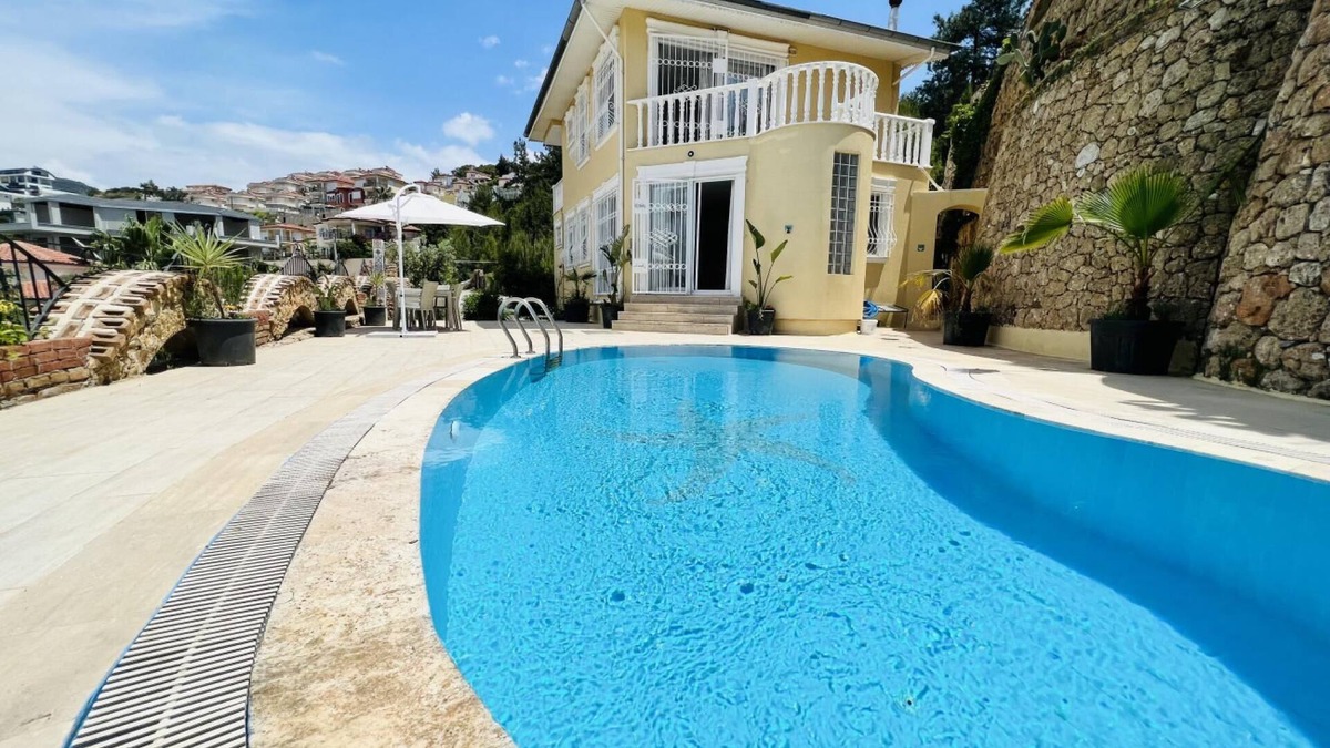 Kargicak Villa | Dazzling Villa with Private Pool in Alanya