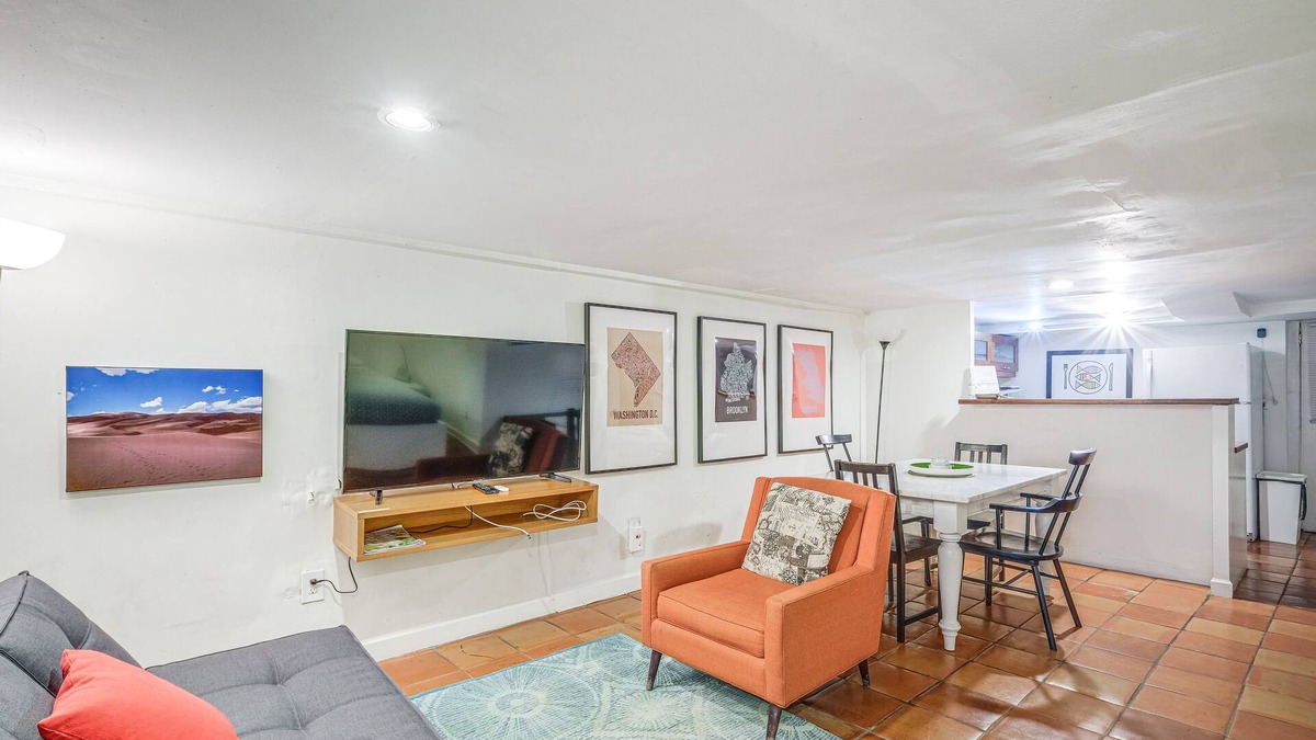 Le Droit Park Apartment | DC Apartment: 2 Mi to National Mall!