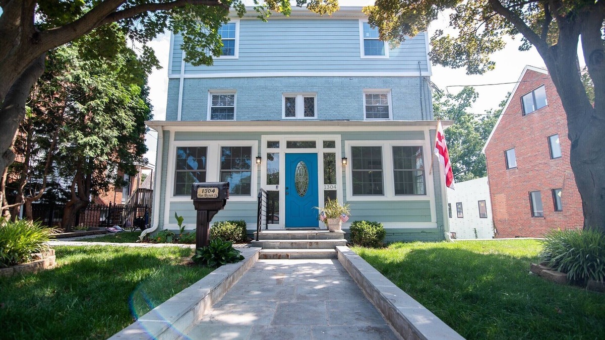 Brightwood House | DC Luxury 7BR Sleeps 16+