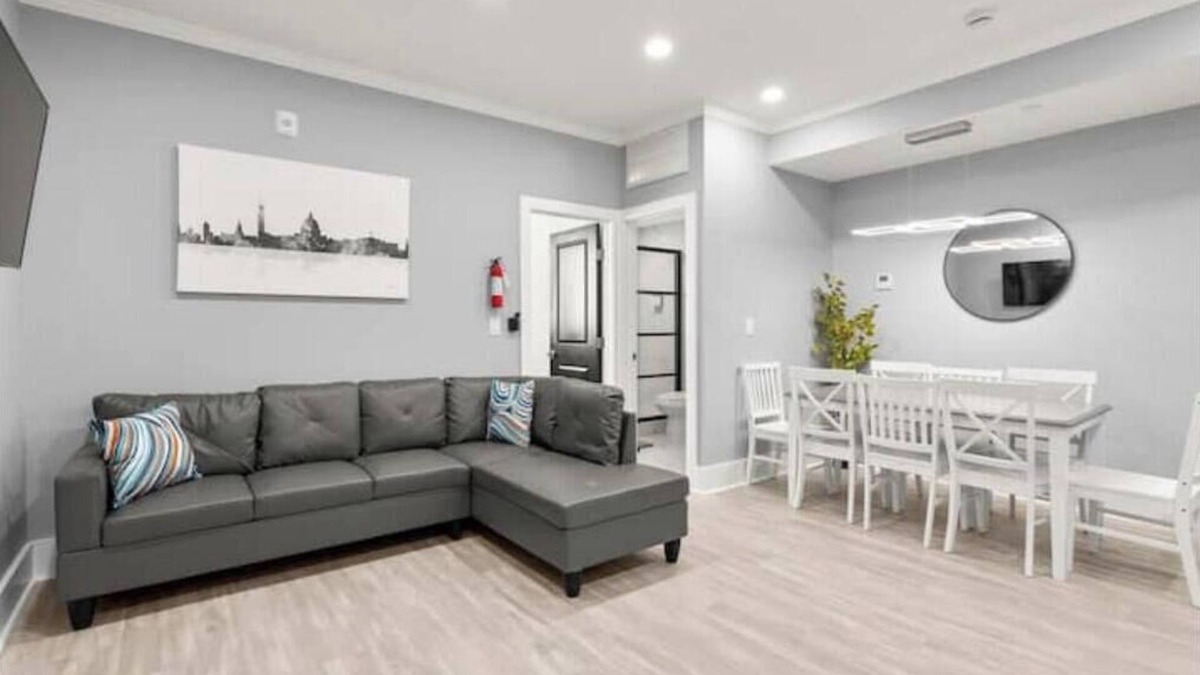 Kingman Park Apartment | DC Penthouse: Rooftop+Views+3BD+Private Parking