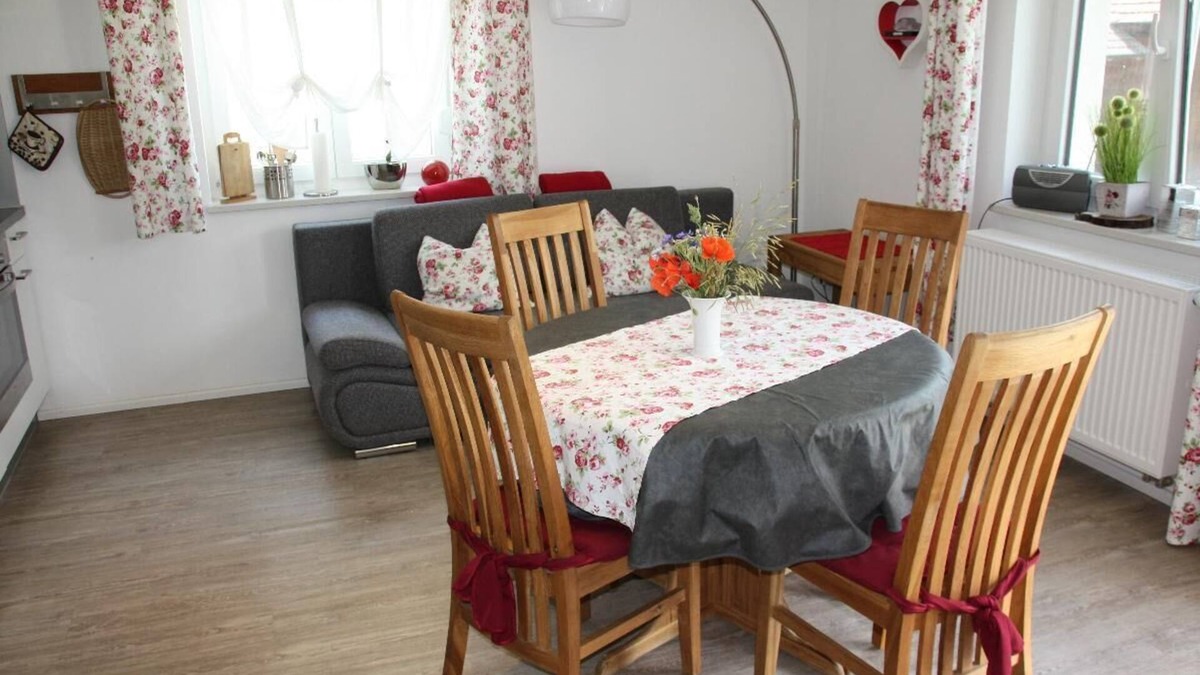 Staffelstein Apartment | Cozy holiday home (47sqm) with a French balcony