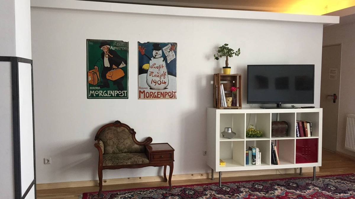 Friedrichshain-Kreuzberg Apartment | Apartment in the heart of Kreuzberg, loft,art,pubs,bars,nightlife,WiFi,up to 4 persons