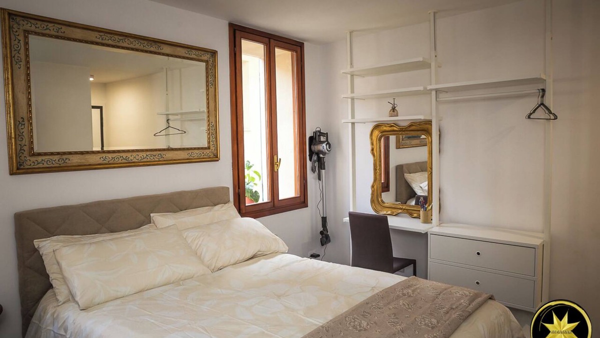 Pordenone Apartment | De Caesar Suite Pordenone Historical Center