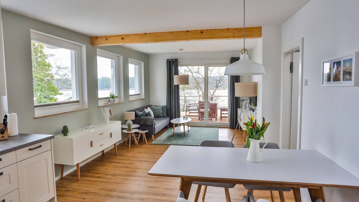 Koenigs Wusterhausen Apartment | Apartment 'Groß 55qm' with Lake View, Private Terrace and Wi-Fi