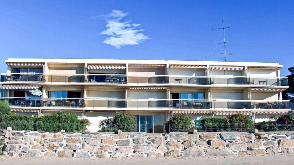 Cavaliere Apartment | De la Plage by Interhome