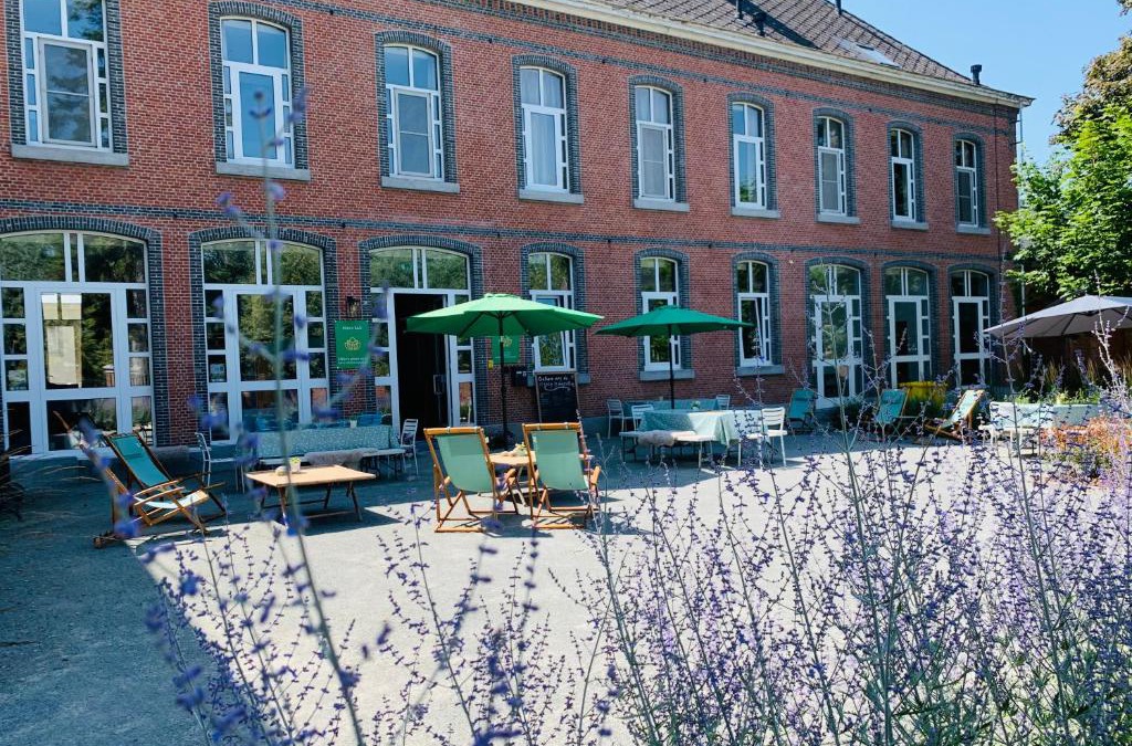Uccle Hotel | De Lotuspoort met Mihr's B&B in de Abdij van Bornem