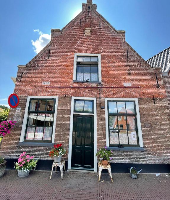 Vollenhove House | De Scheve Deur