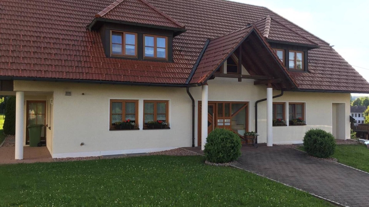 Villingen-Schwenningen Apartment | Apartment 'Ferienwohnung Schütz' with Balcony and Wi-Fi