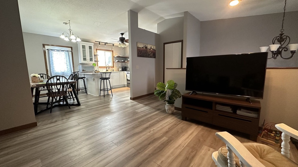 Shakopee House | Dear Spring and Summer Lovers, Quickly Place Your Reservation Twin Cities Heart