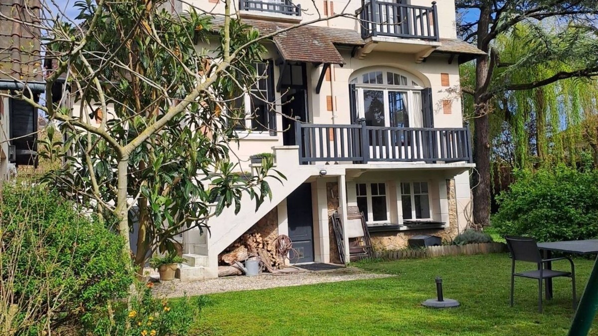 Deauville City Centre House | Deauville large Anglo-Norman villa town center garden close to beaches