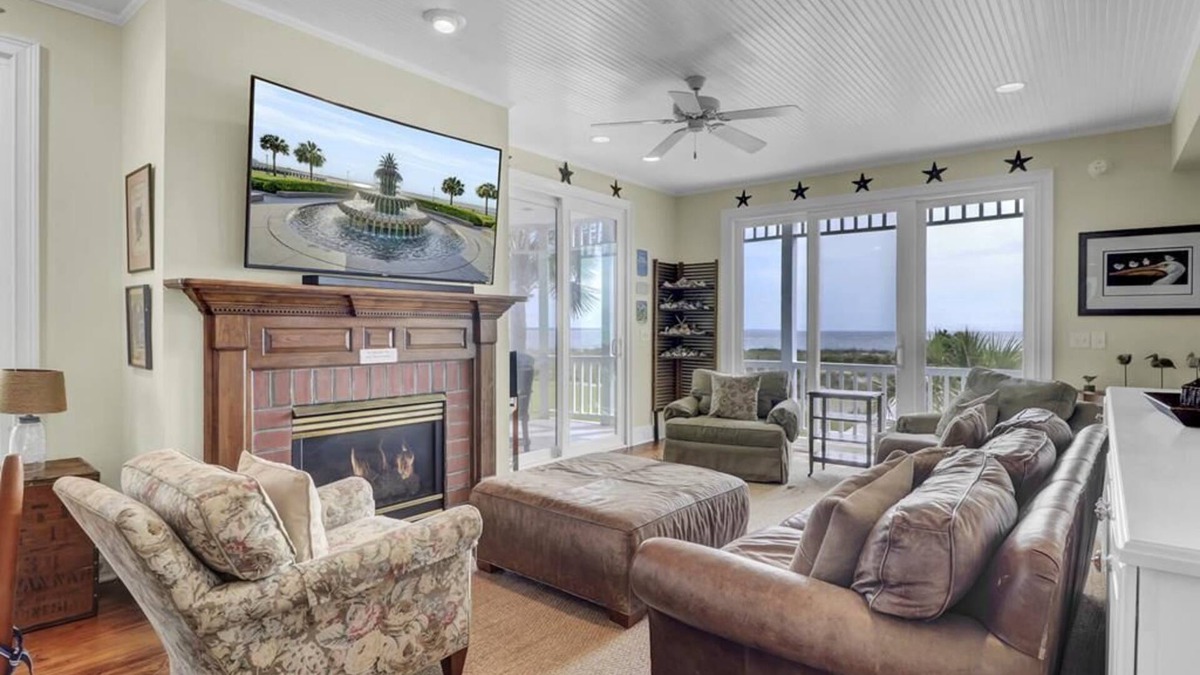 Ocean Point House | "debbie's dream" at 53 Ocean Point|Magnificent Oceanfront Views|Multiple Decks and Screen Porch|1.