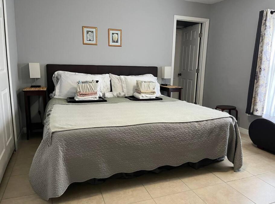 Cape Coral Apartment | Debbie's Primary Suite