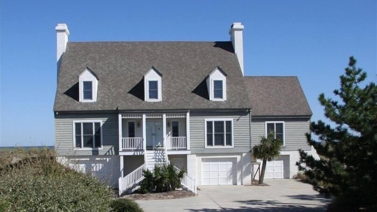 Debordieu Colony House | Debordieu Beach Front Traditional Home-located at 1415 Debordieu Blvd.