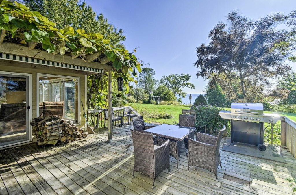 Algoma House | Deck and Fire Pit Waterfront Lake Michigan Escape