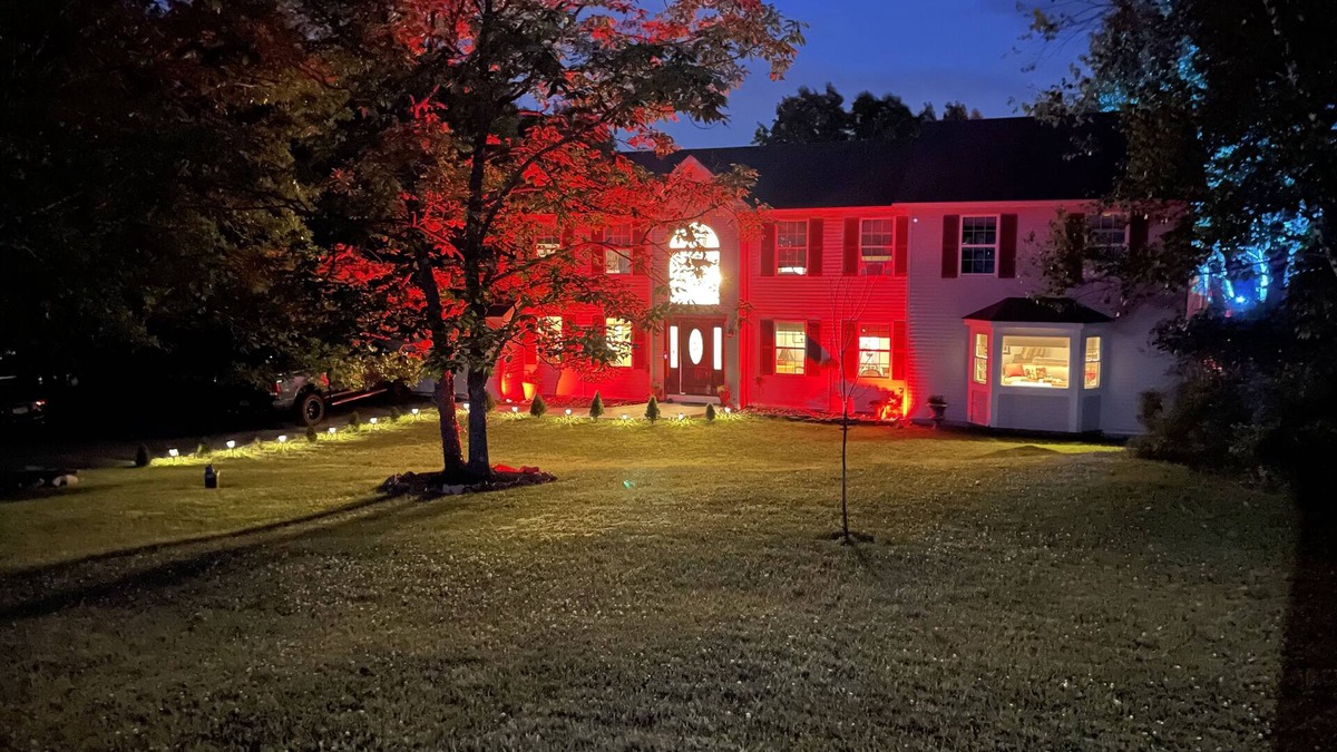 Tunkhannock Township House | Deck house with pool and outdoor hot tub