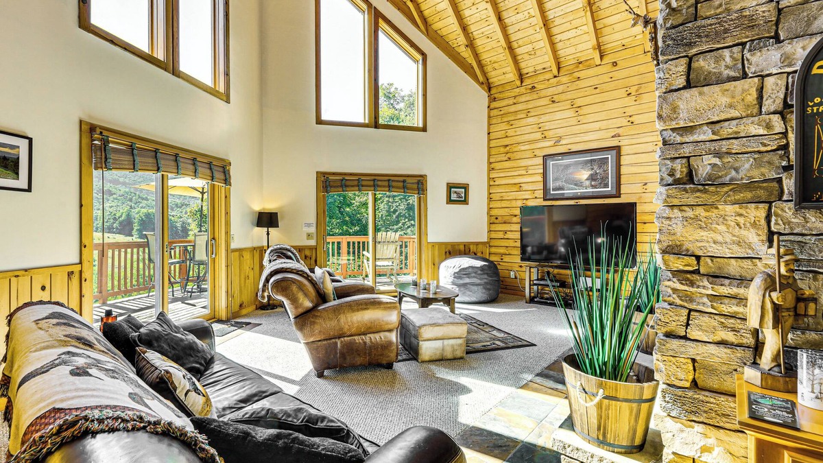 Mace Cabin | Deck & Mtn Views: Log Cabin By Snowshoe Mountain!