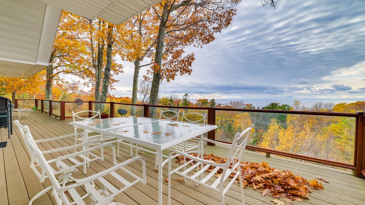 Good Hart House | Deck & Views: Beautiful Michigan Home