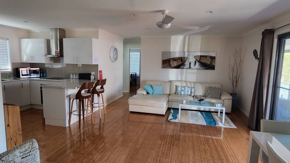 St. Georges Basin House | Deckadence by the Water