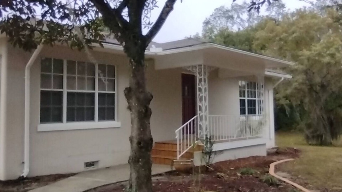 Sebring House | Deco style spacious remodeled house in the heart of Sebring close to everything.