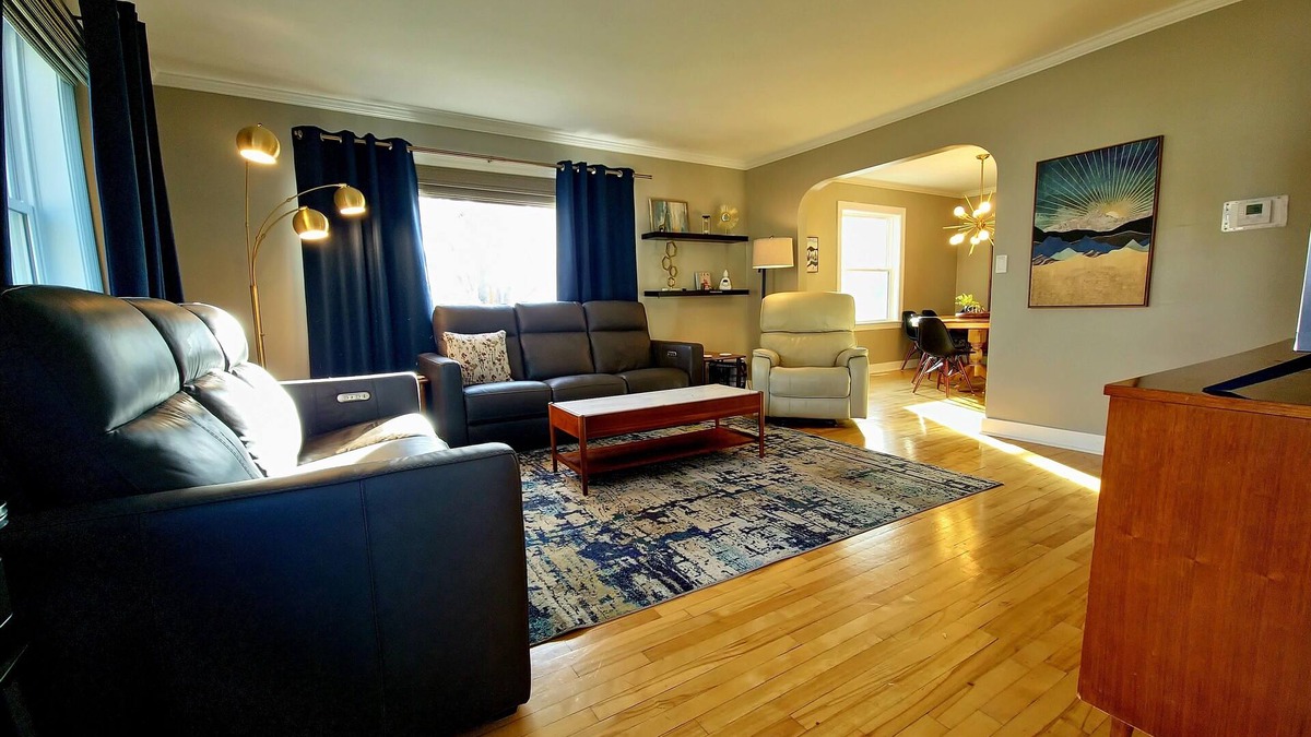Rochester House | ☆Dee Dee's Den: A Dharma Dwellings Parent Company☆