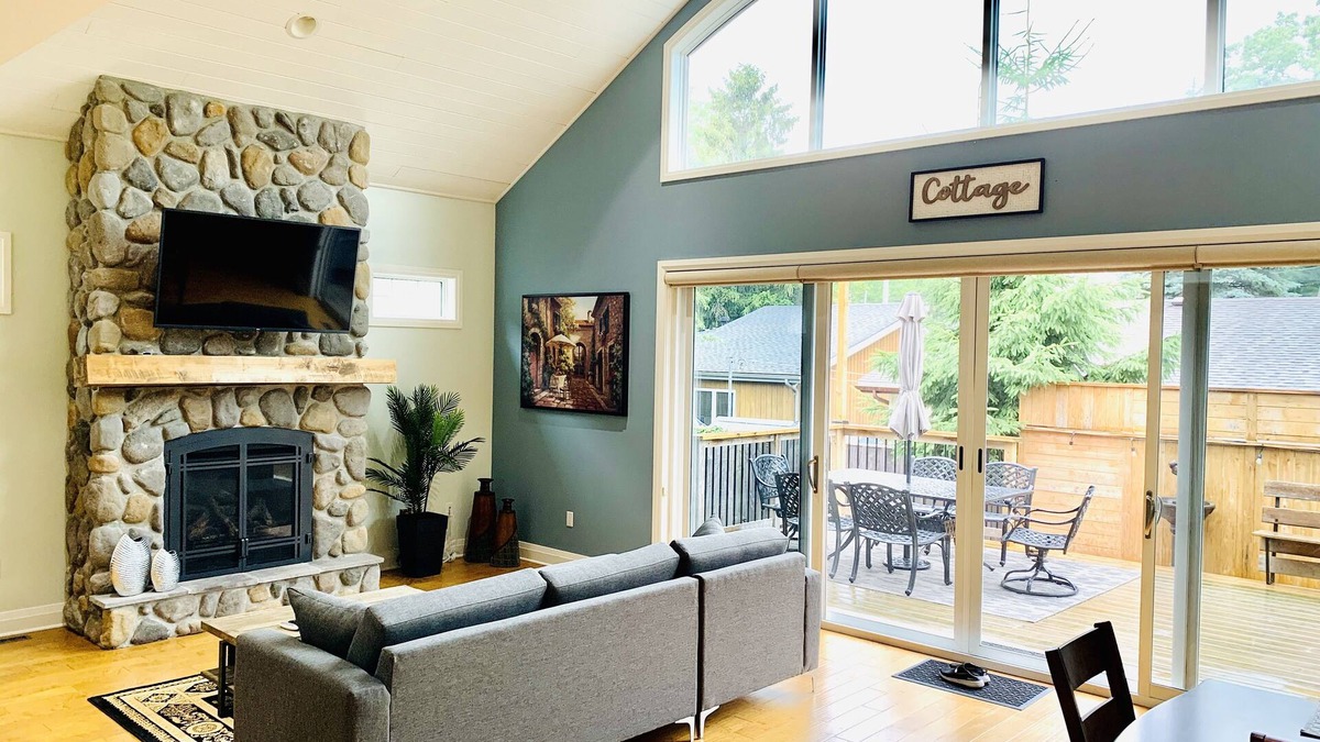 Grand Bend Cottage | Dee & Lee Cottage in Grand Bend