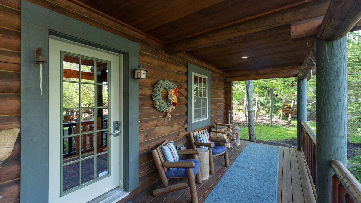 Thayerville Cabin | Deep Creek Cabin w/Fireplace & Year-Round Comfort
