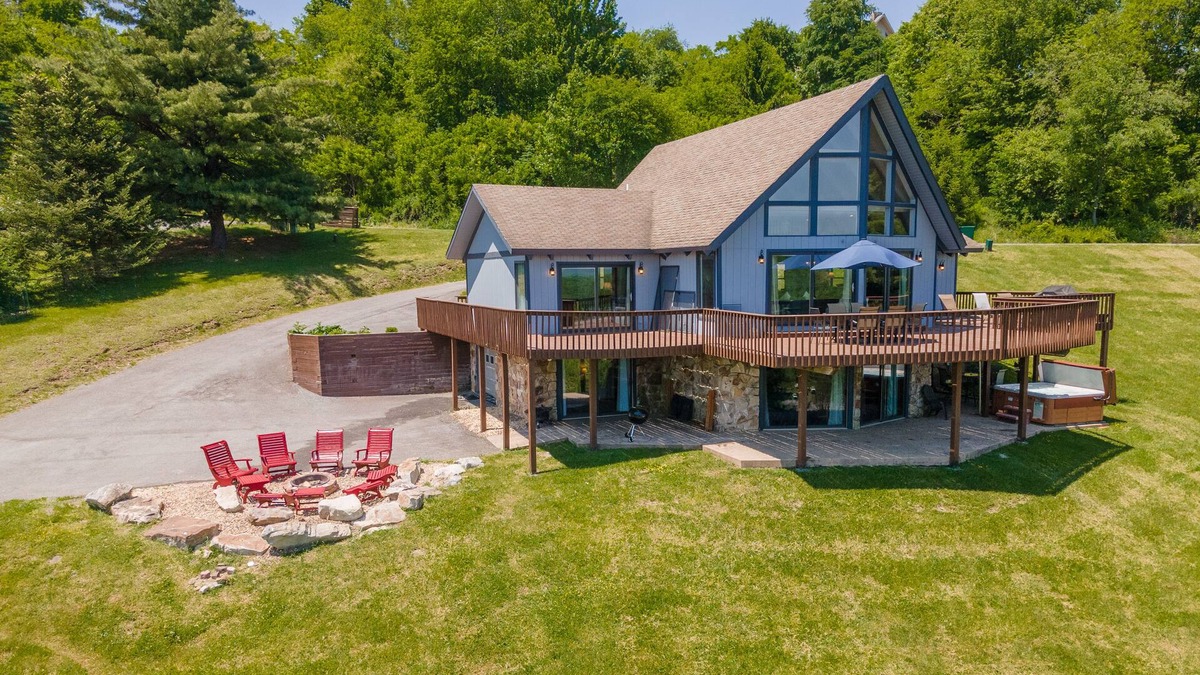 Paradise Point House | Deep Creek Hideaway w/Pool Table & Fire Pit