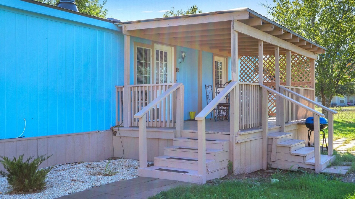 San Marcos House | Deep in the Heart of Texas I San Marcos,Outlet Mall