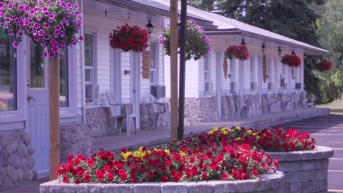 Deep River Hotel | Deep River Motel