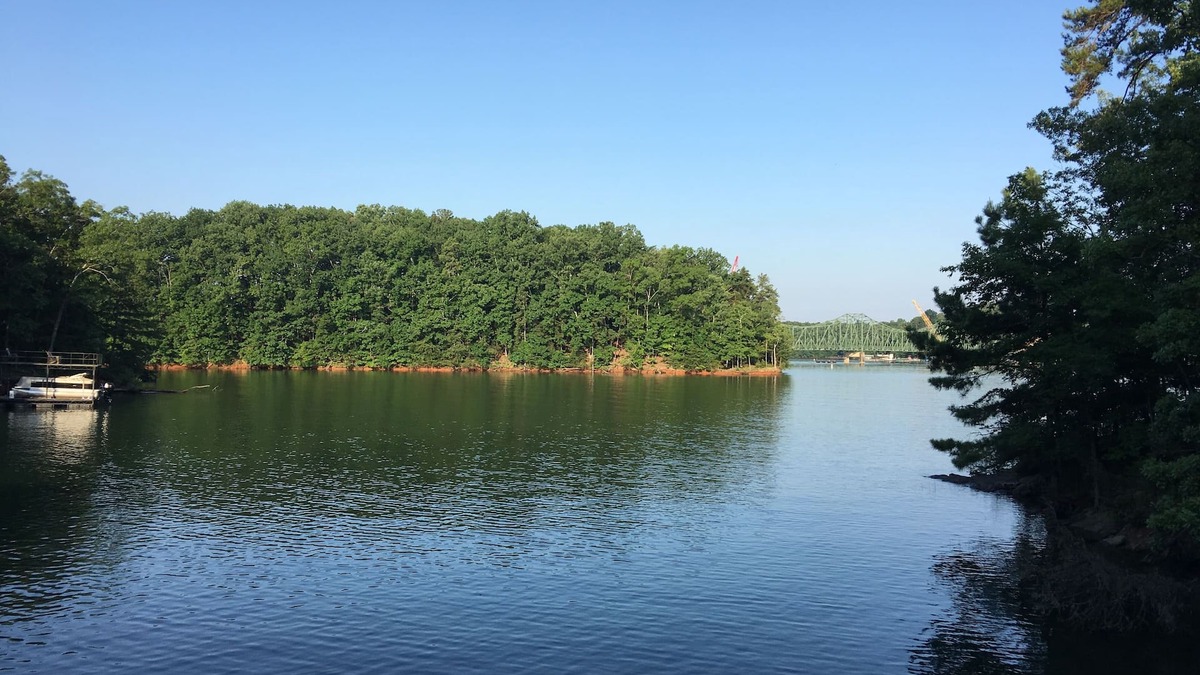 Gainesville House | Deep Water/Lake Front- Mid lake near Port Royale Marina/Pelican Pete's