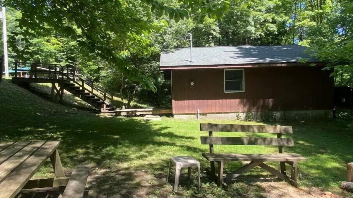 Russell Cabin | Deep Woods Cabins Relaxing 2 bedroom cabin # 6