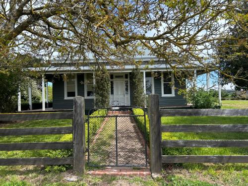 Lancefield Villa | Deepfields Luxury Villa