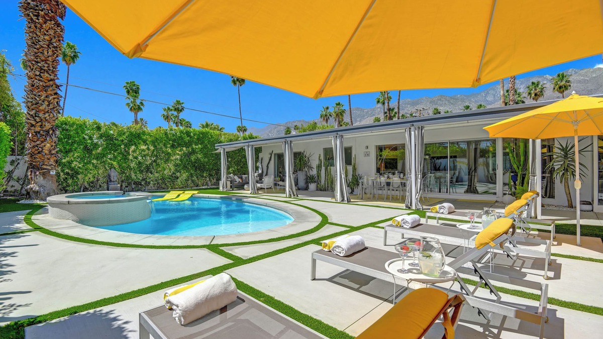 Deep Well Ranch House | Deepwell Dream Home - Modern Luxury, Close to Everything, Amazing Location