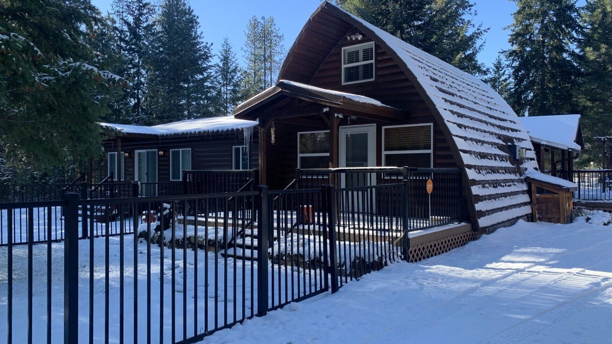 Loon Lake Ski Chalet | Deer Lake Chalet