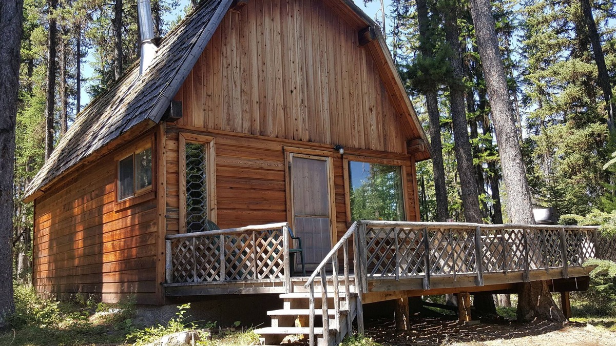 Condon Cabin | "Deer Leap" Rustic Cabin Hidden Among The Pines.