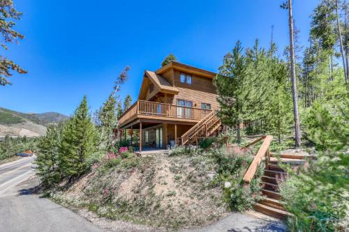 Dillon House | Deer Path Escape