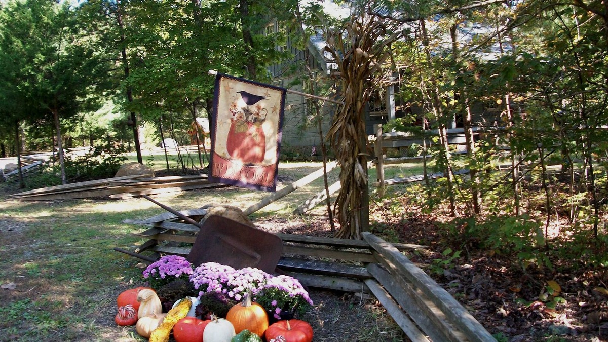 Keene Cabin | DEER RIDGE CABIN IS YOUR PERFECT, PRIVATE AND COZY GETAWAY!