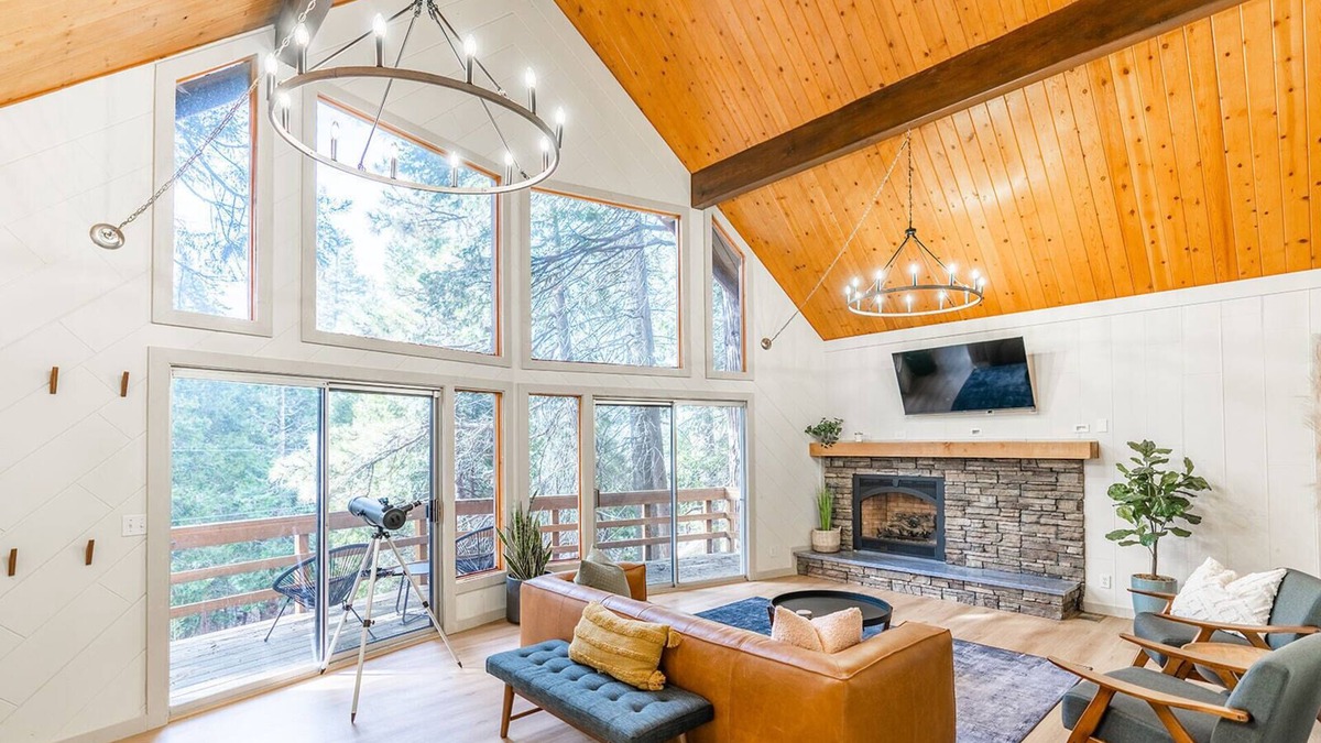 Cedar Glen Cabin | Deer Run Cabin (+Lake Access)