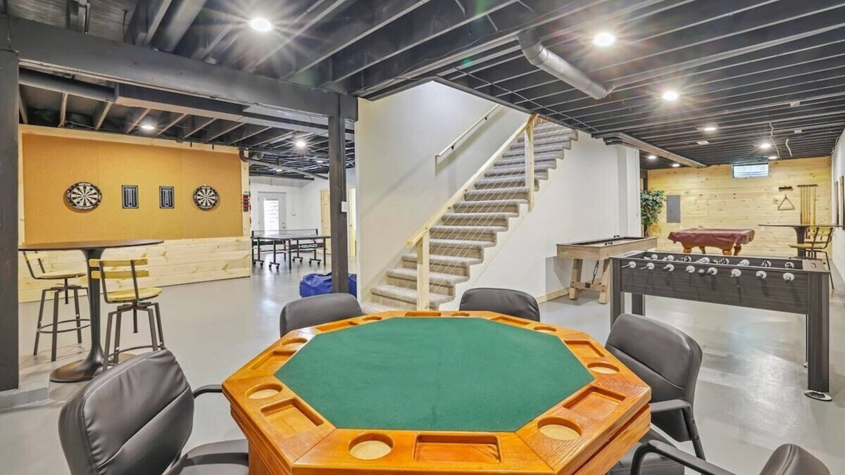 Rockbridge House | Deer Run Manor - Indoor Pool, Hot Tub & Game Room