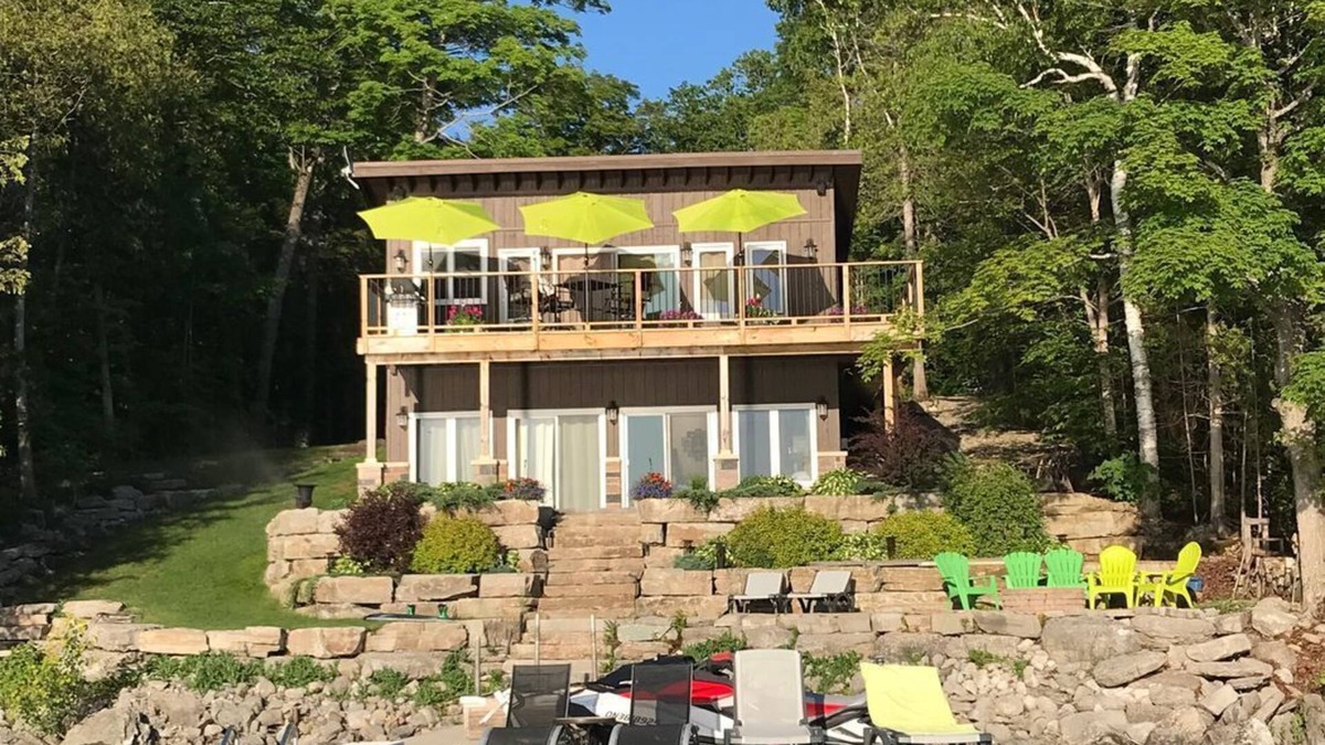 Deer Bay Cottage | DeerBay Sunset Waterfront Cottage, HotTub, Firepit, clear deep water swimming