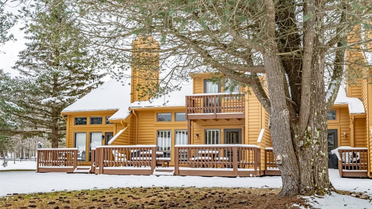 Davis House | Deerfield Village 010