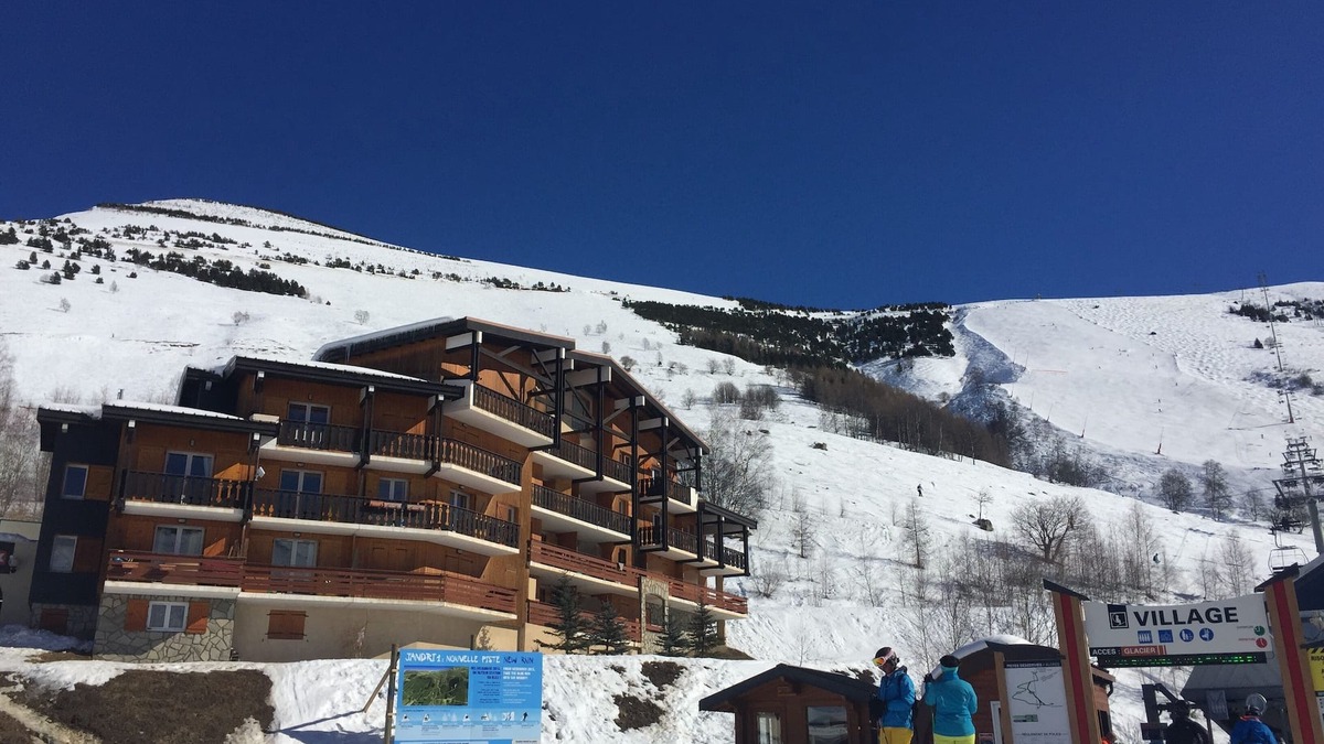 Mont-de-Lans Apartment | ° °'Coup of heart' charming Apt 6p. Foot-40m2 balcony of panoramic-view tracks