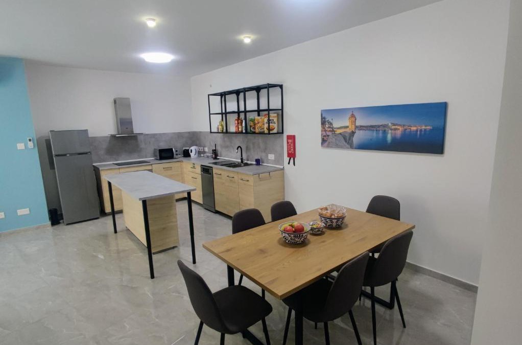 Naxxar Apartment | Deggies Apartments - spacious, modern apartment!