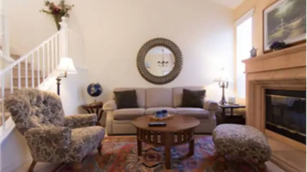 Carmel Valley Condo | Del Mar Heights Hideway w/BBQ, Pool access, 5min drive to Beaches, 20min to Zoo