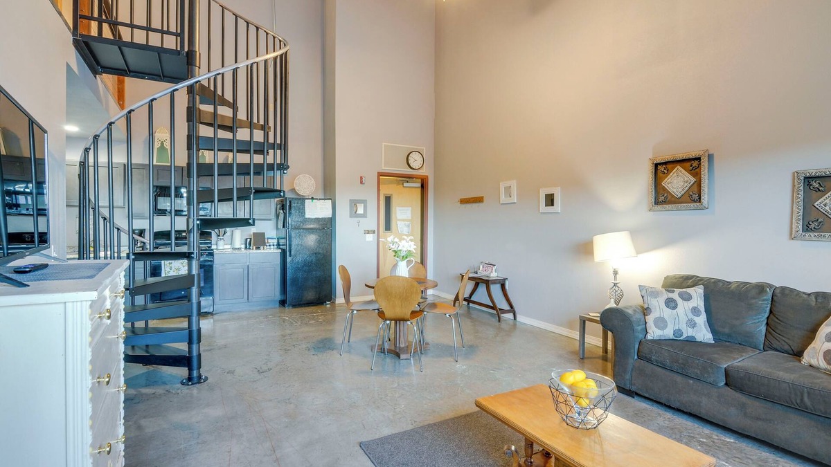 Del Norte Apartment | Del Norte Apartment w/Loft: Walk to Downtown!