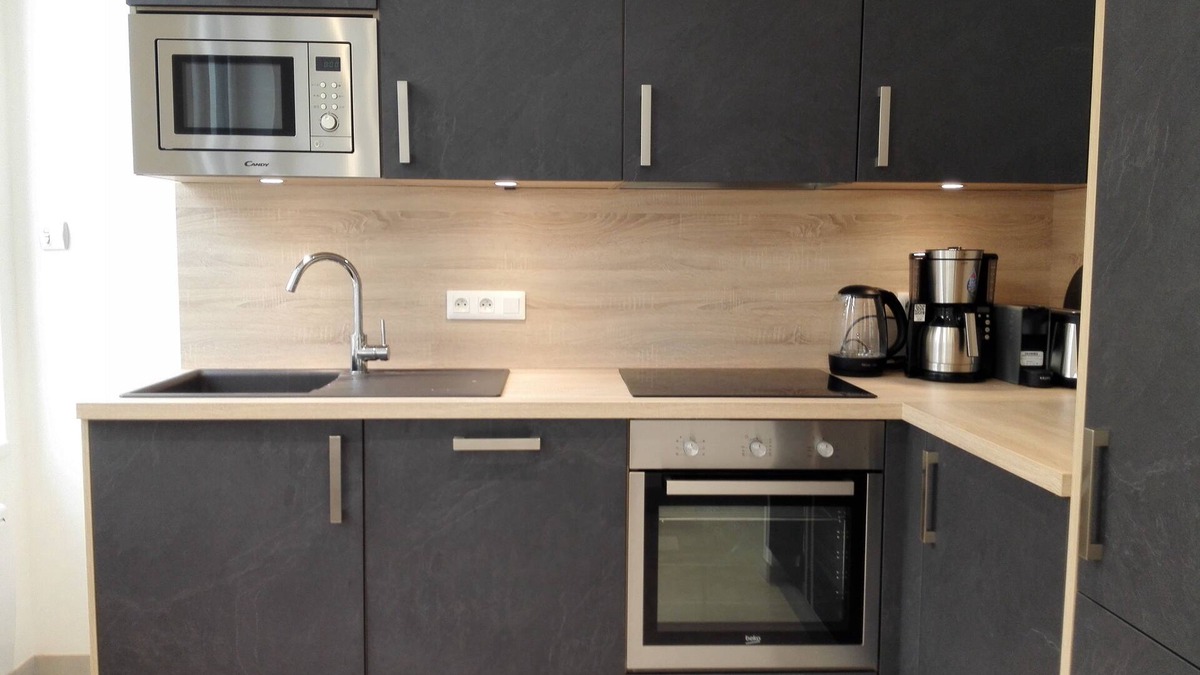 Saint-Quentin Apartment | ★ DELARNOR - Centre-Ville Voltaire private courtyard barbecue ★