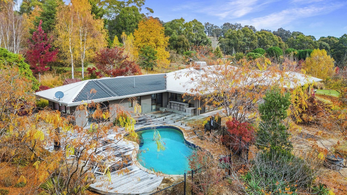 Merrijig House | Delatite Valley: 4 BR, 3.5 BA House in Merrijig, Sleeps 12