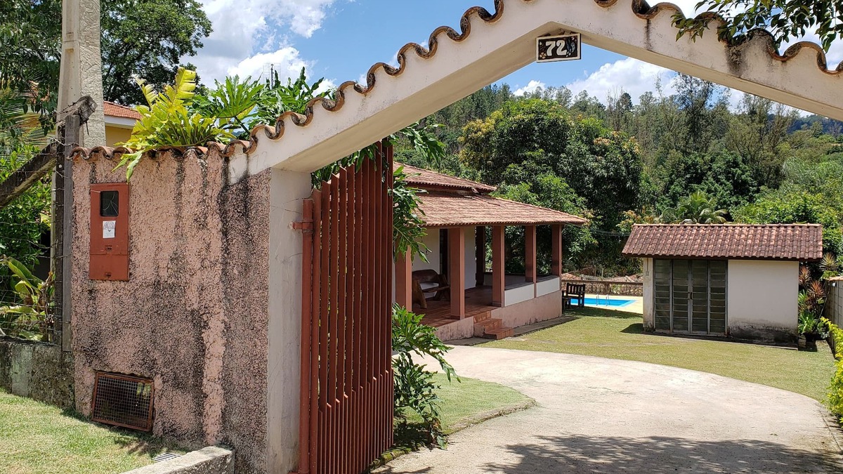 Amparo House | DELICIOUS COTTAGE, SWIMMING POOL/BARBECUE/STOVE - BLACK SAW