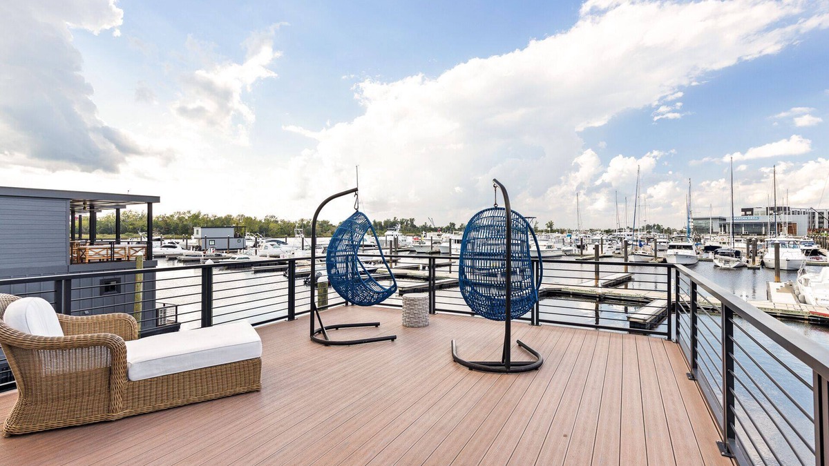 Wilmington Boat Rental | Delight at The Cove - Luxury Floating Villa in Downtown Wilmington