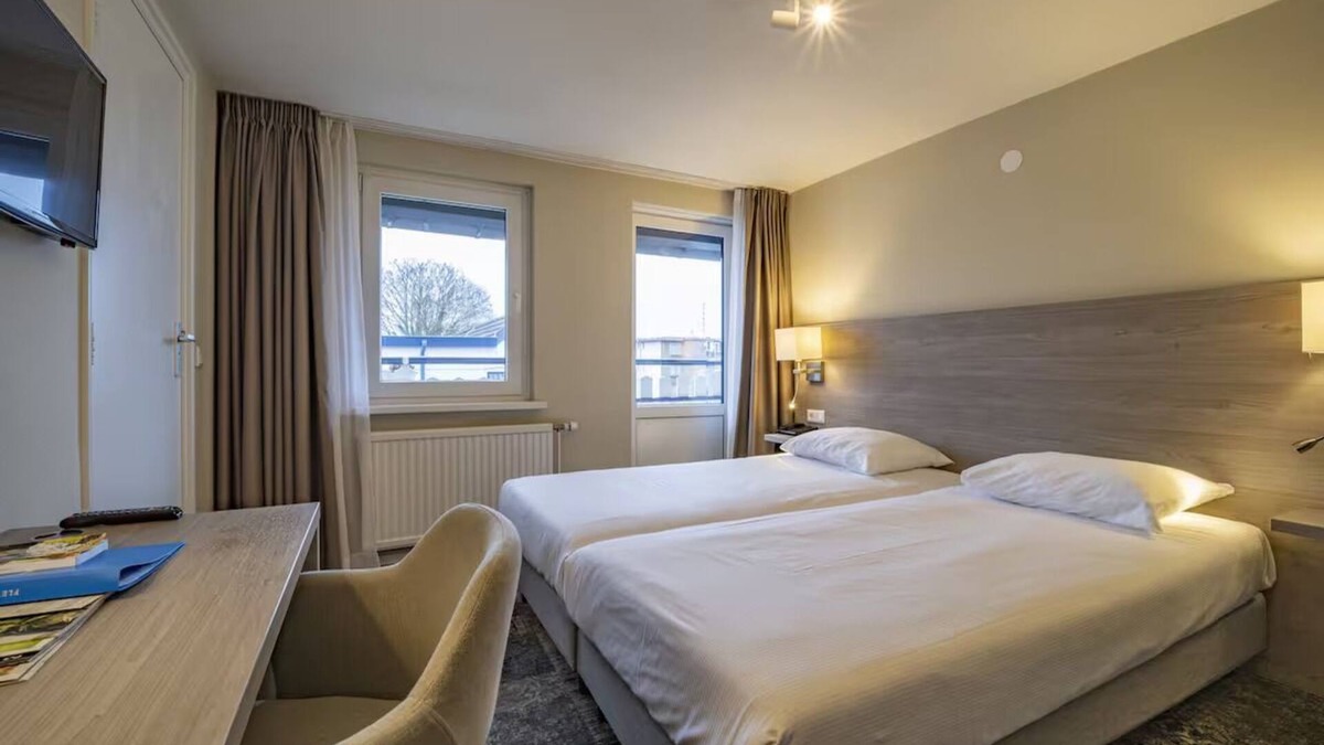 Valkenburg aan de Geul Hotel | Delight in Nature and Comfort w/Bike Rentals, Outdoor Dining, & Relaxing Vibes